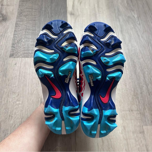 Nike Softball Cleats - Picture 3 of 5